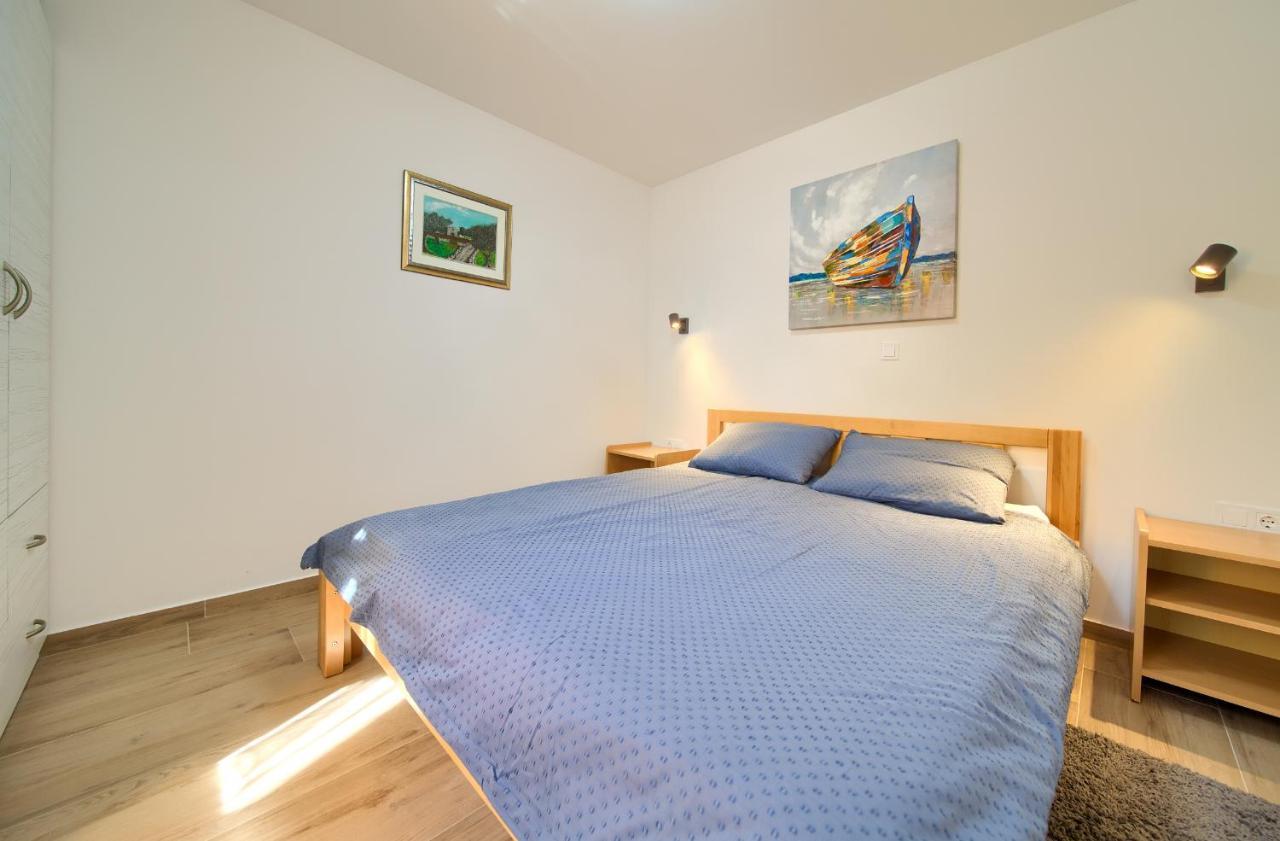 Apartments Nadica Deluxe Malinska Eksteriør bilde