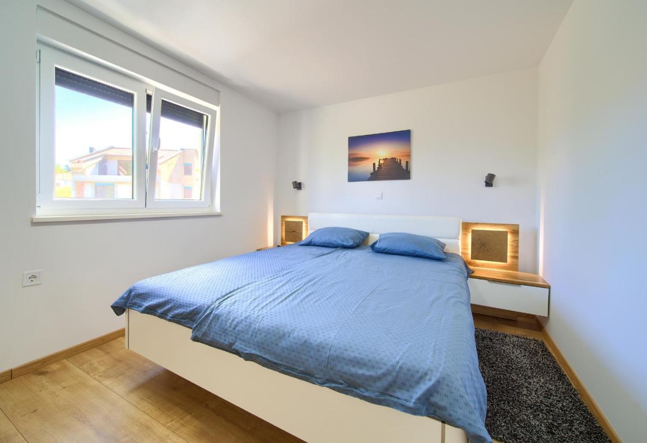 Apartments Nadica Deluxe Malinska Eksteriør bilde
