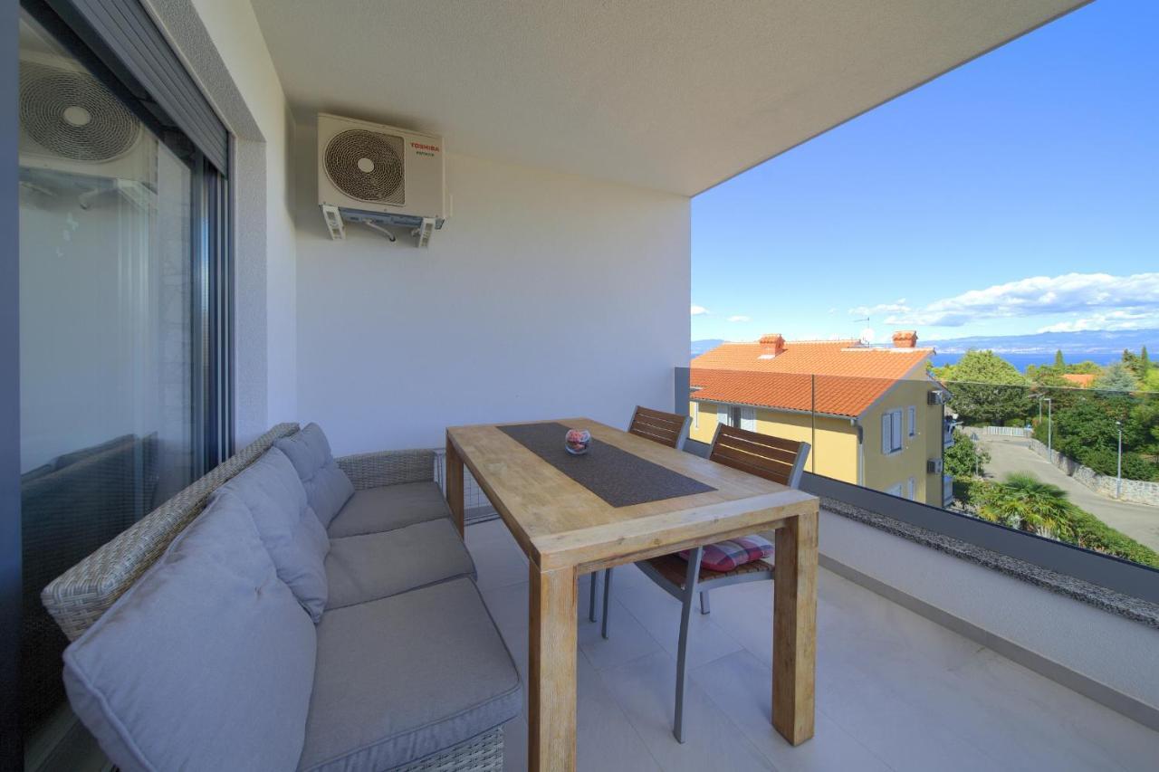 Apartments Nadica Deluxe Malinska Eksteriør bilde