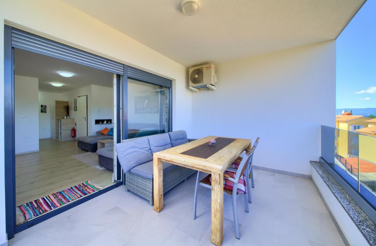 Apartments Nadica Deluxe Malinska Eksteriør bilde