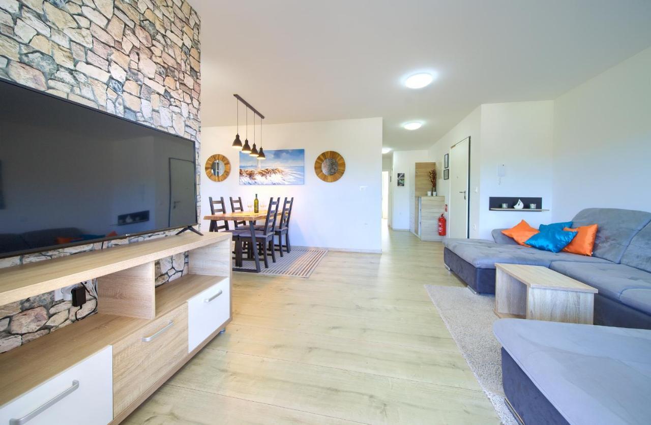 Apartments Nadica Deluxe Malinska Eksteriør bilde