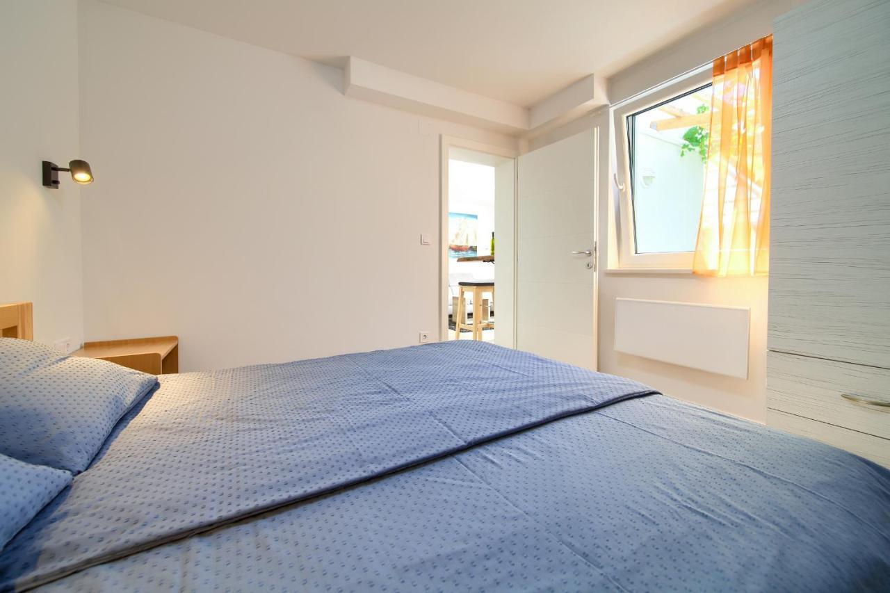 Apartments Nadica Deluxe Malinska Eksteriør bilde