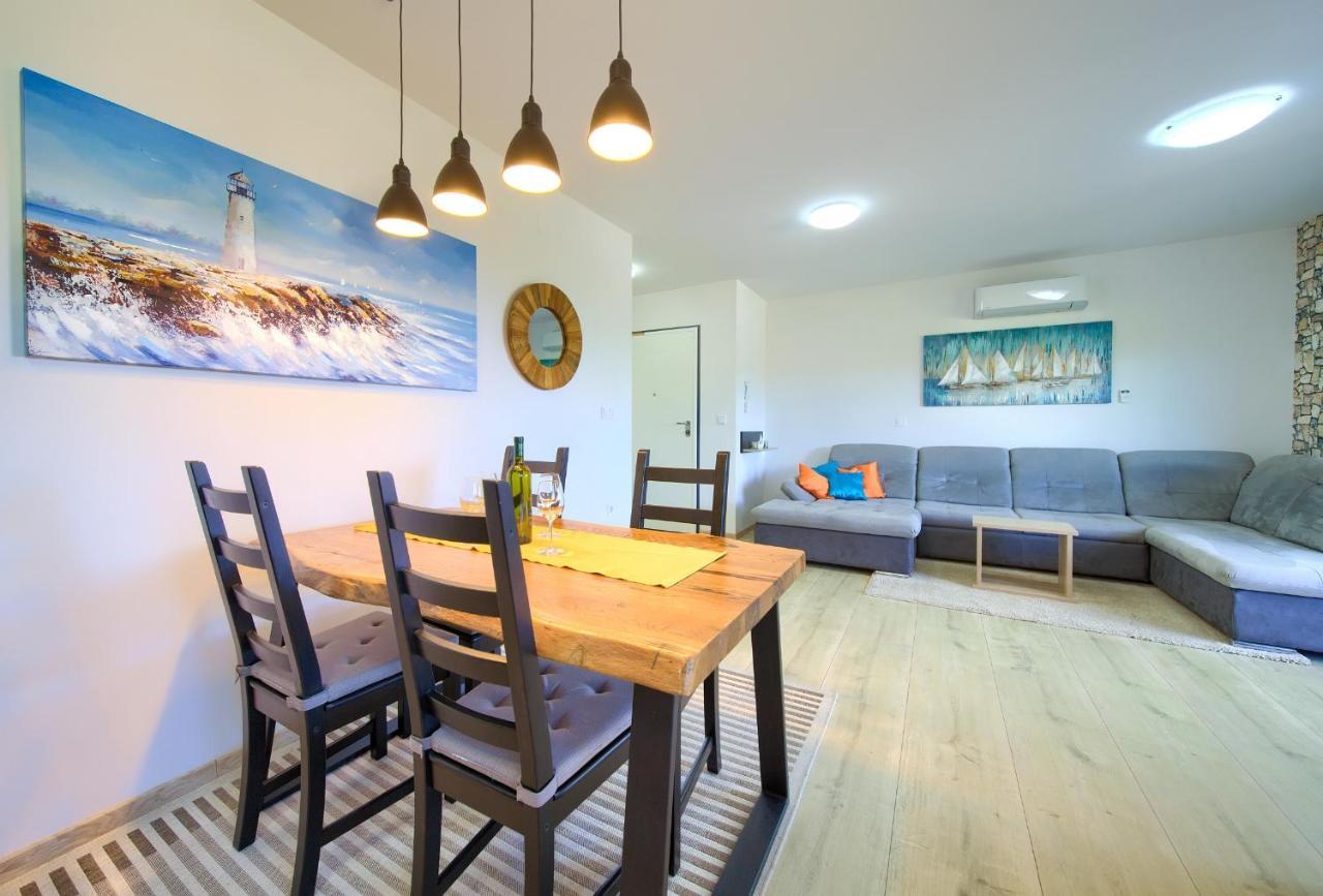 Apartments Nadica Deluxe Malinska Eksteriør bilde