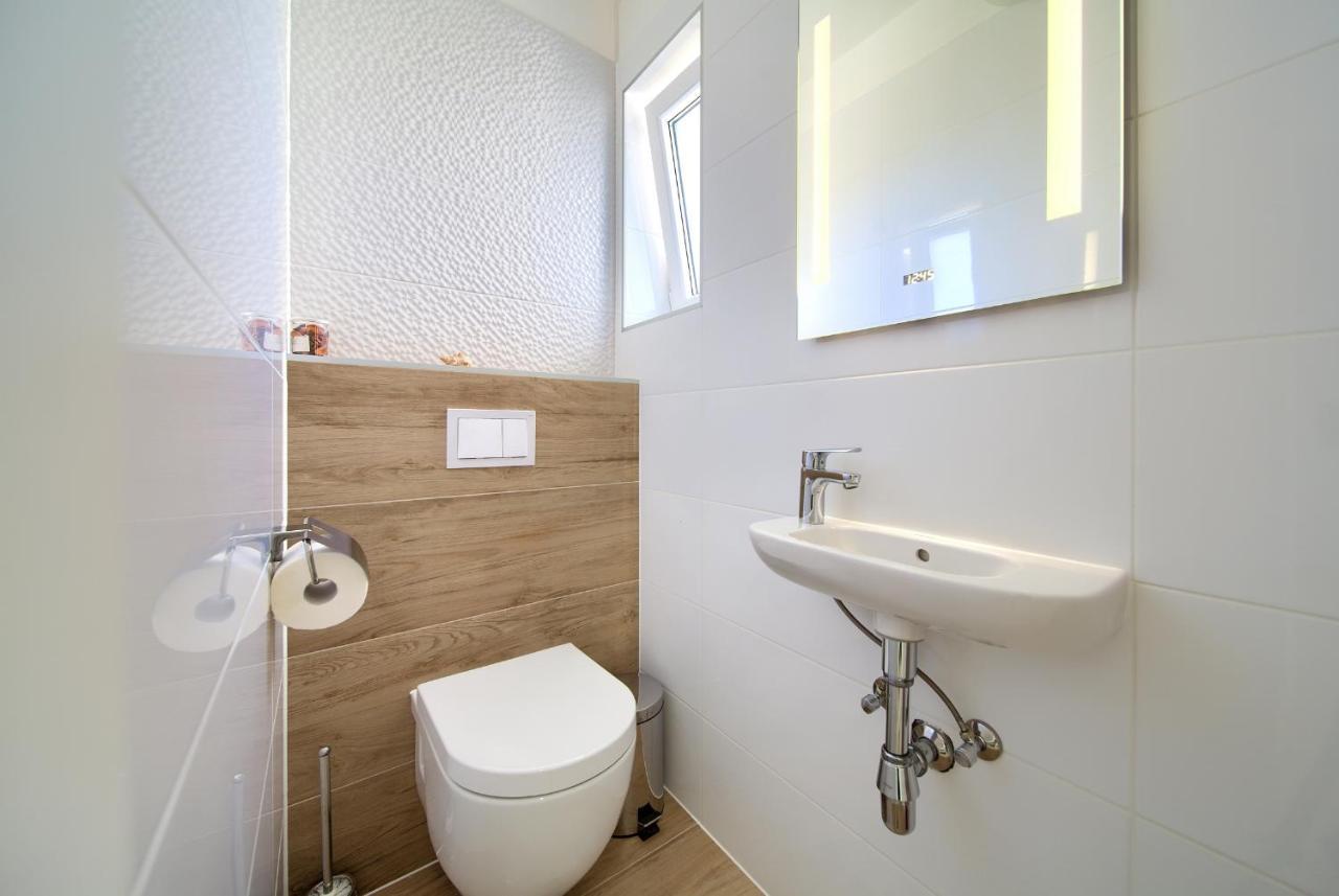 Apartments Nadica Deluxe Malinska Eksteriør bilde