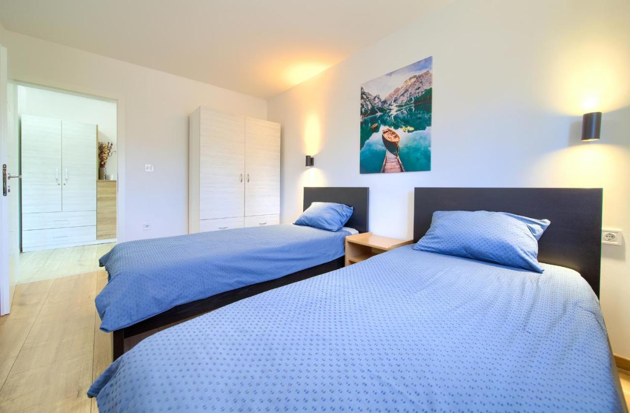 Apartments Nadica Deluxe Malinska Eksteriør bilde