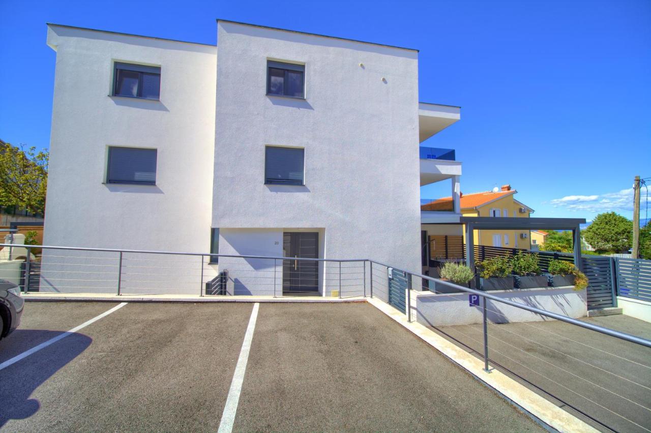 Apartments Nadica Deluxe Malinska Eksteriør bilde